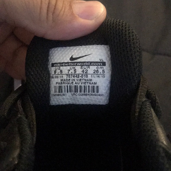 Men’s size 8.5 Nike Vapor cleats worn a few times - Picture 3 of 4